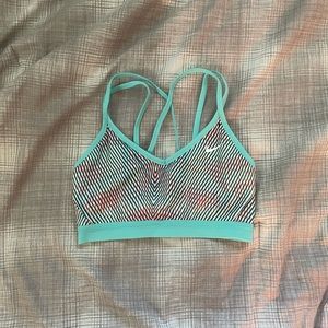 nike patterned sports bra